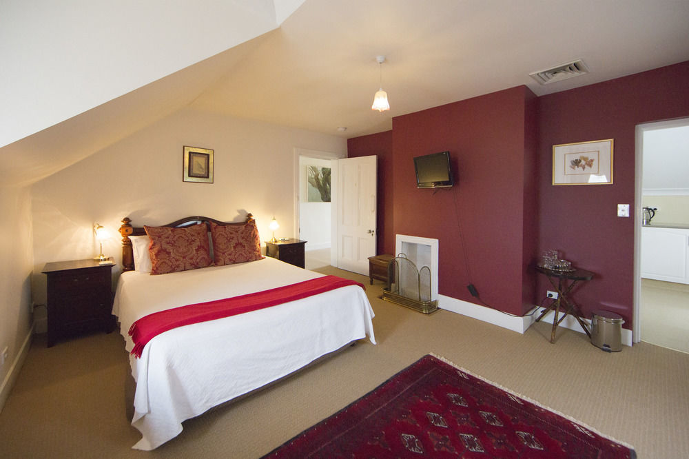 The Racecourse Inn Longford Bagian luar foto