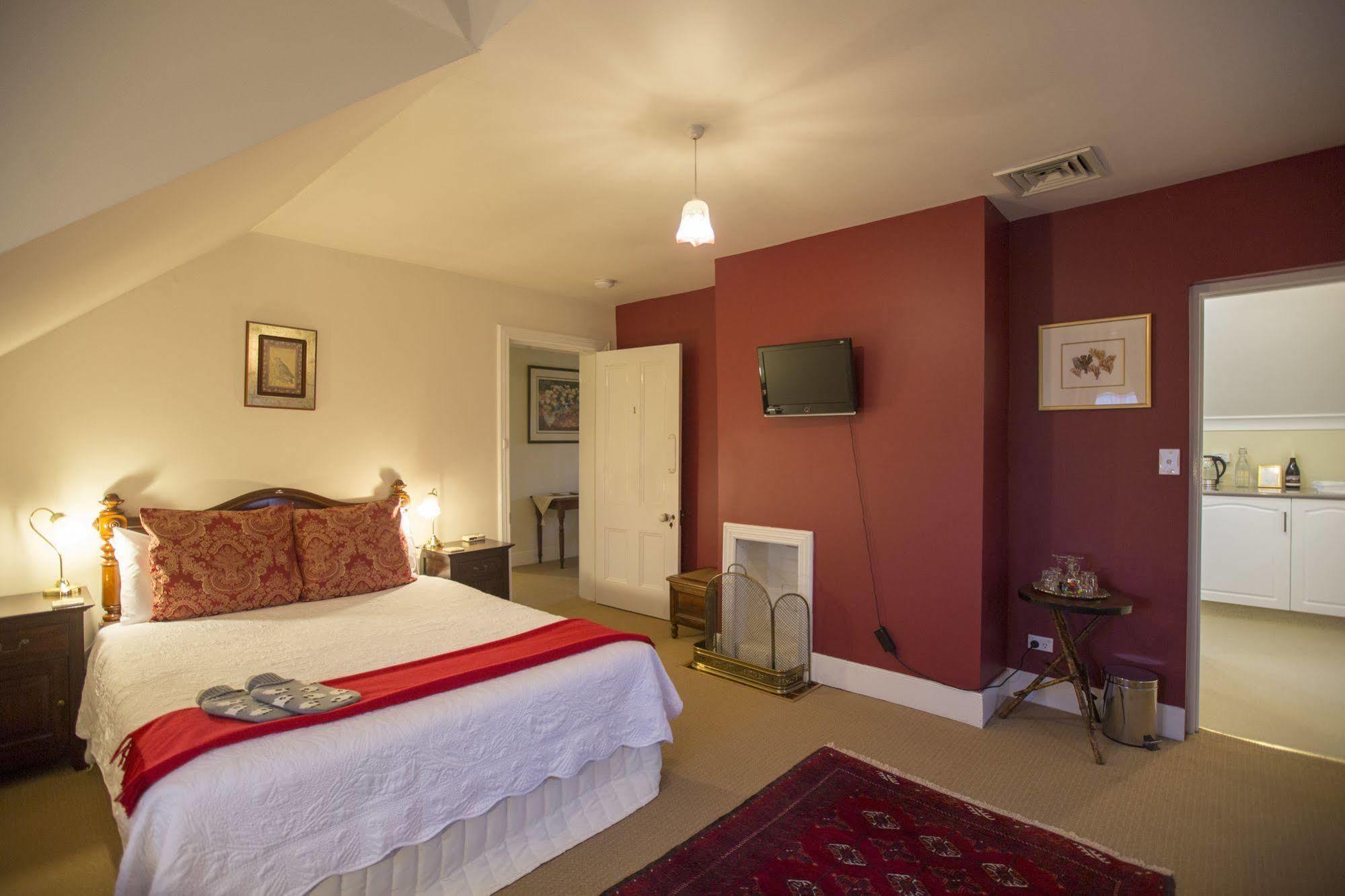 The Racecourse Inn Longford Bagian luar foto