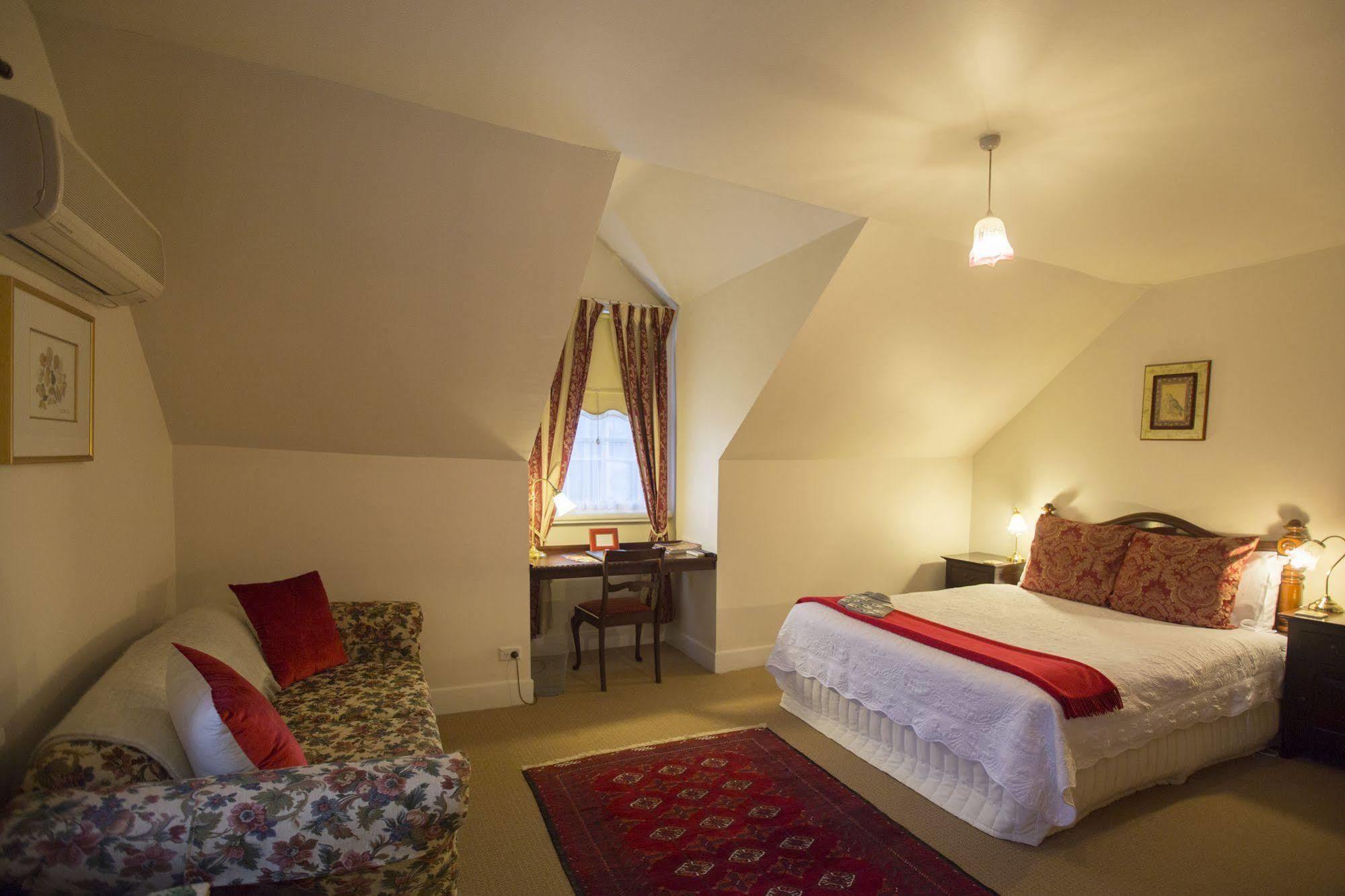The Racecourse Inn Longford Bagian luar foto