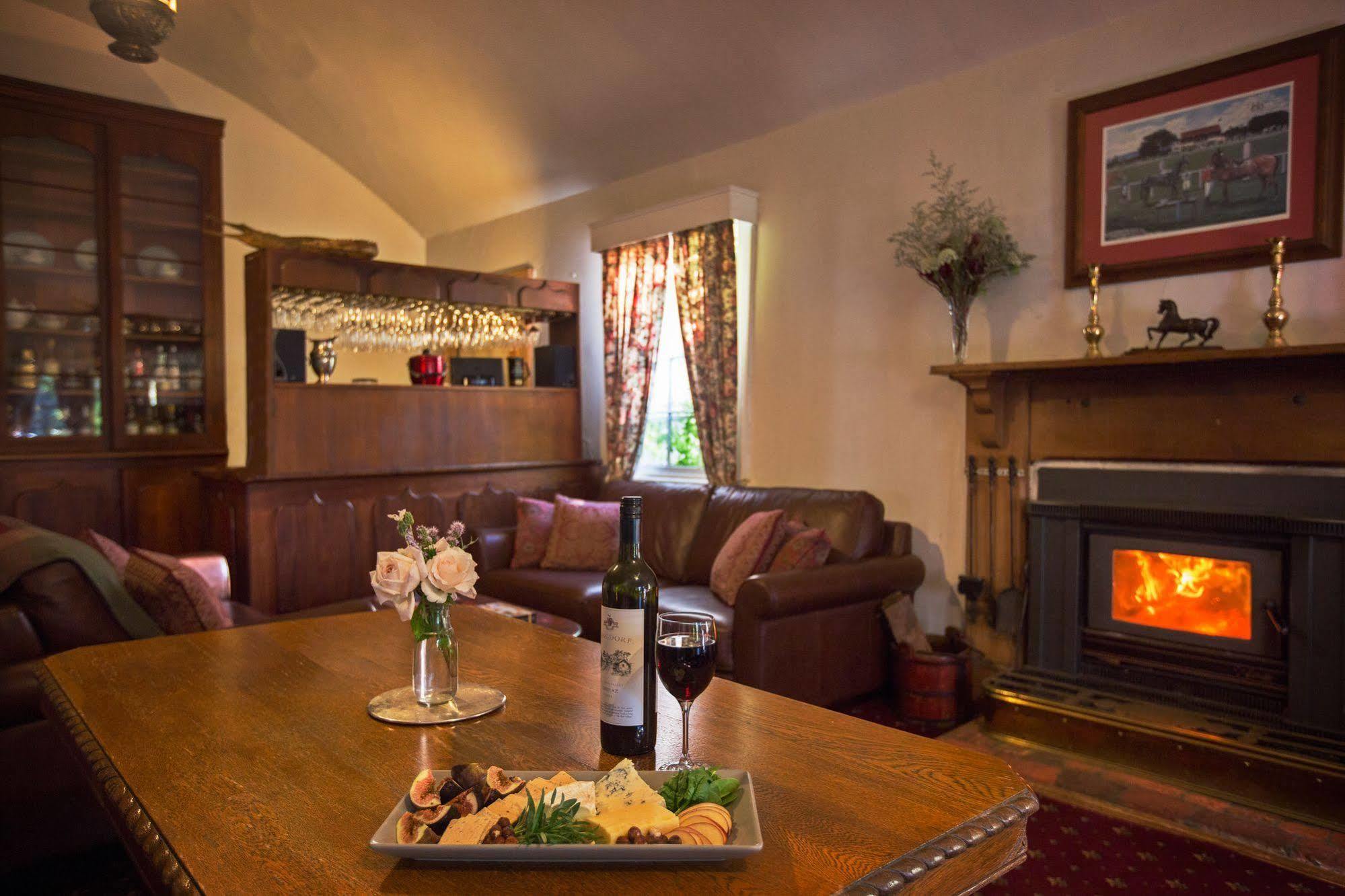 The Racecourse Inn Longford Bagian luar foto