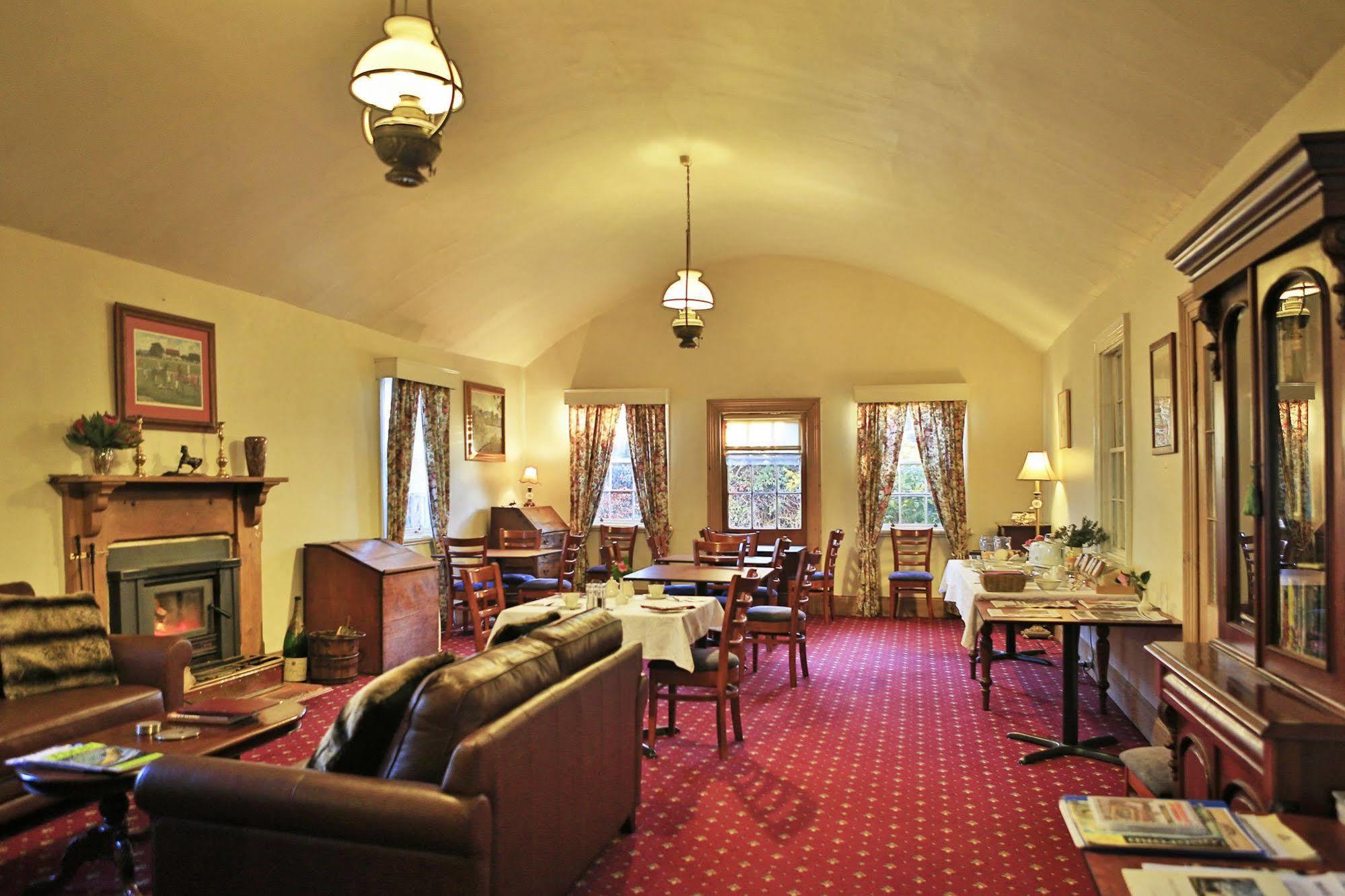 The Racecourse Inn Longford Bagian luar foto