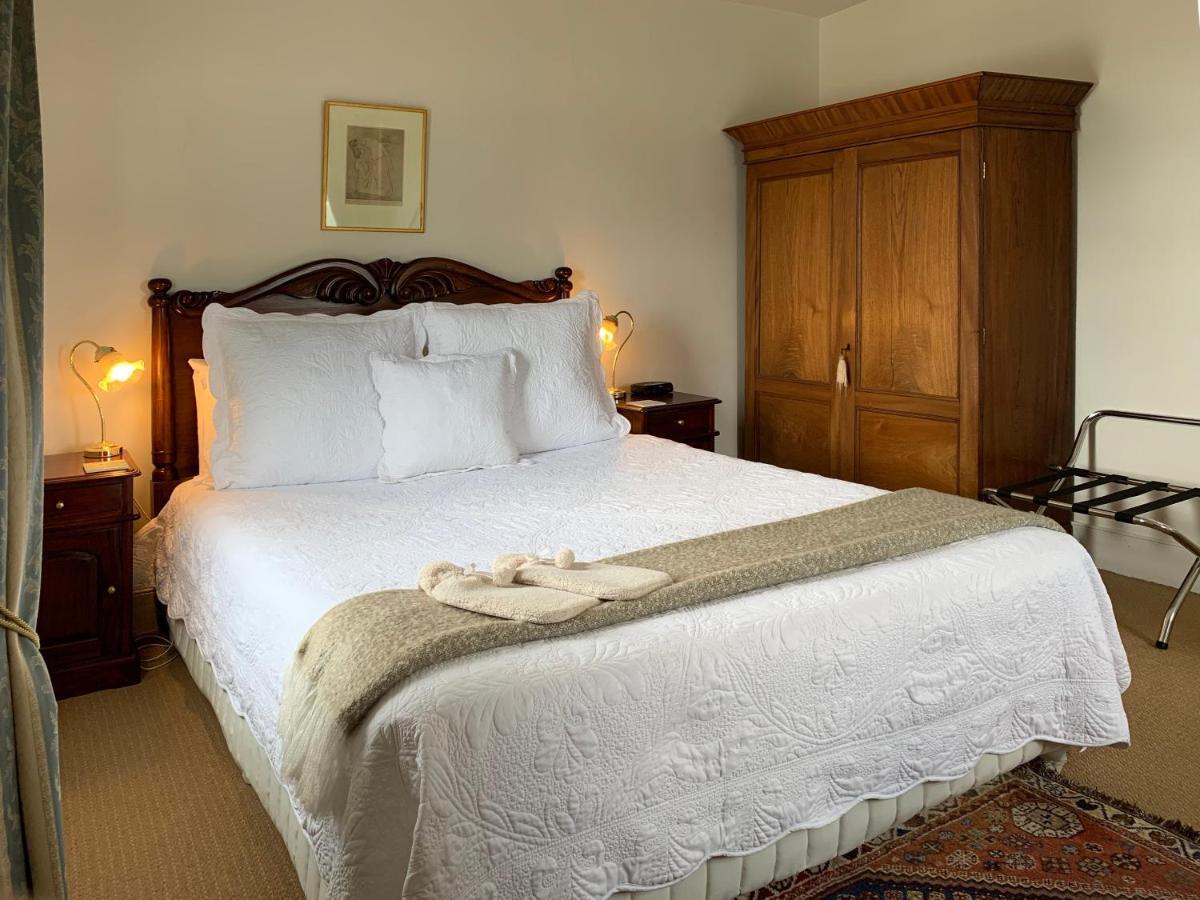 The Racecourse Inn Longford Bagian luar foto